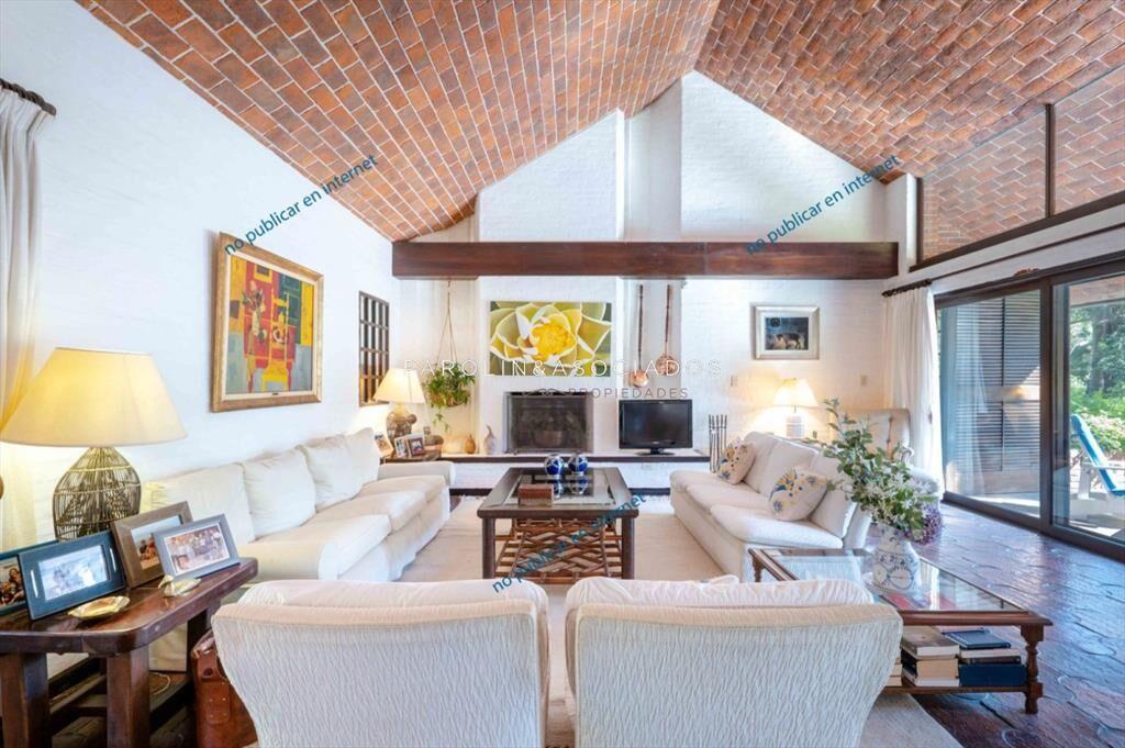 Casa en venta de 5 dormitorios en el Golf, Punta del Este.
