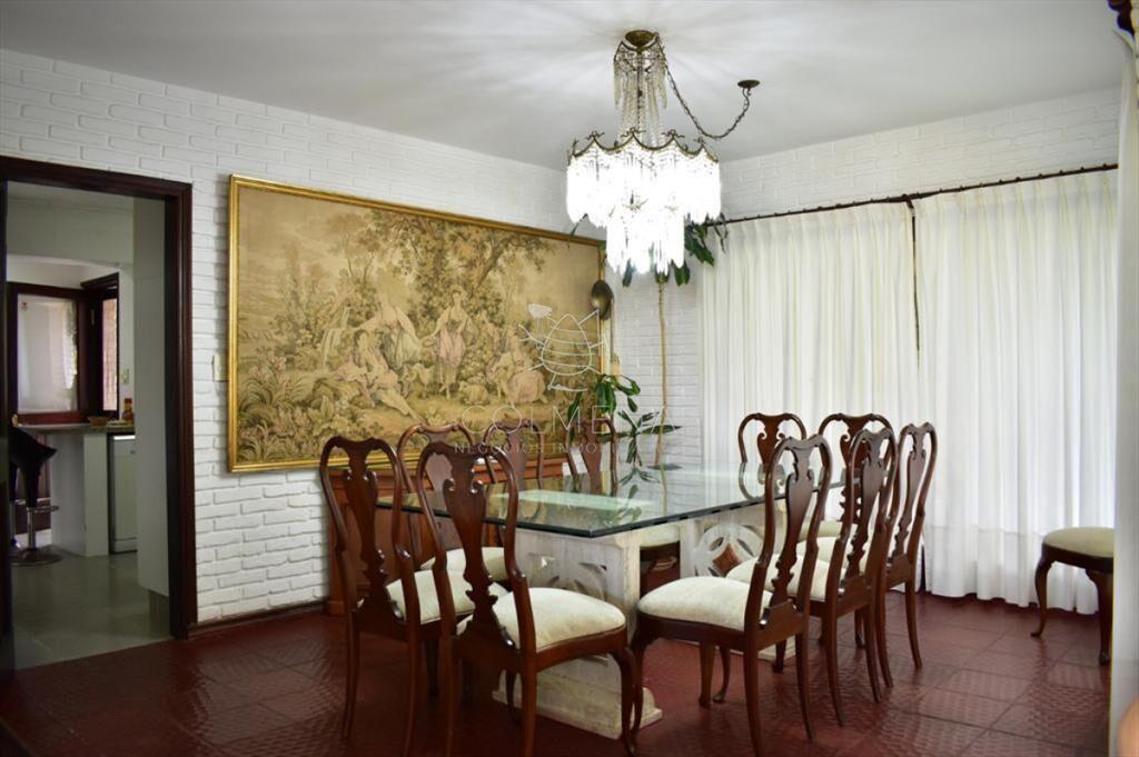 Casa con piscina - en Barrio Lugano