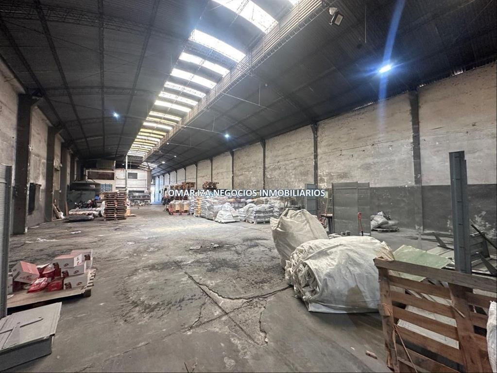 Venta local industrial Sayago, galpón deposito con oficinas
