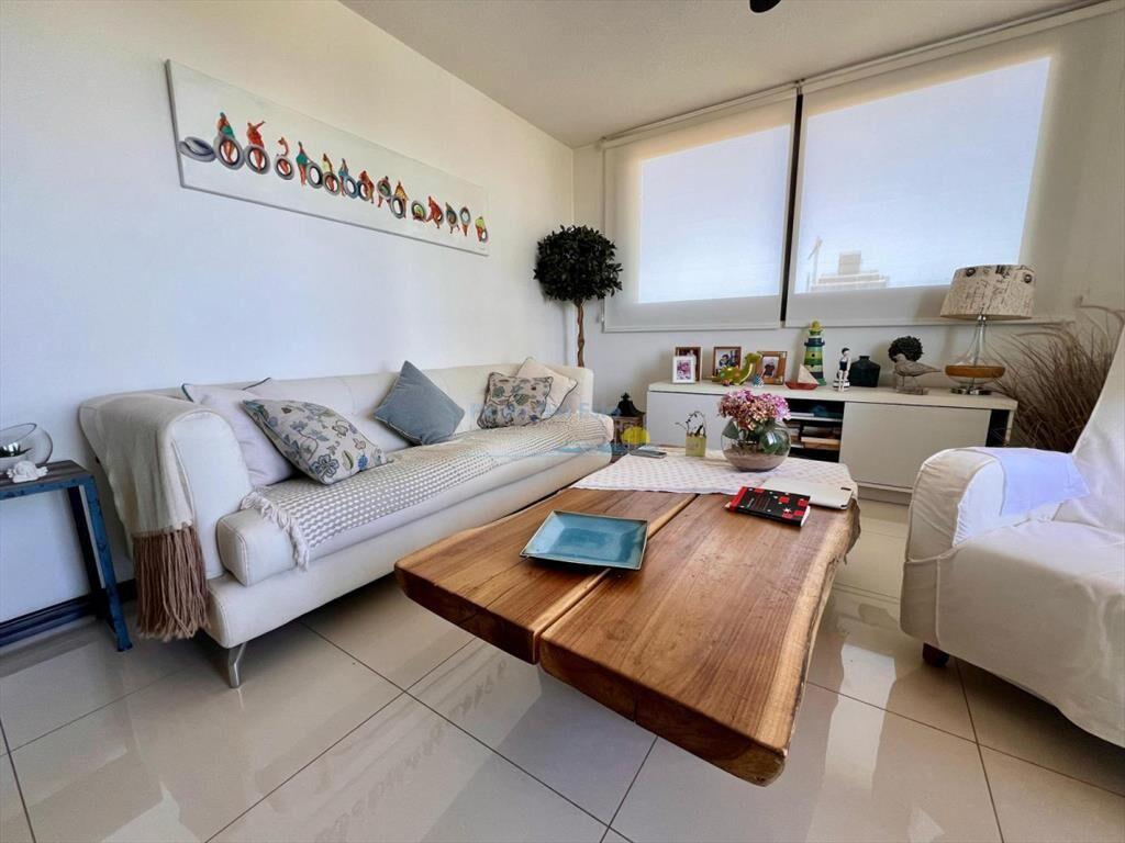 En venta apartamento con excelente vista, de 3 en