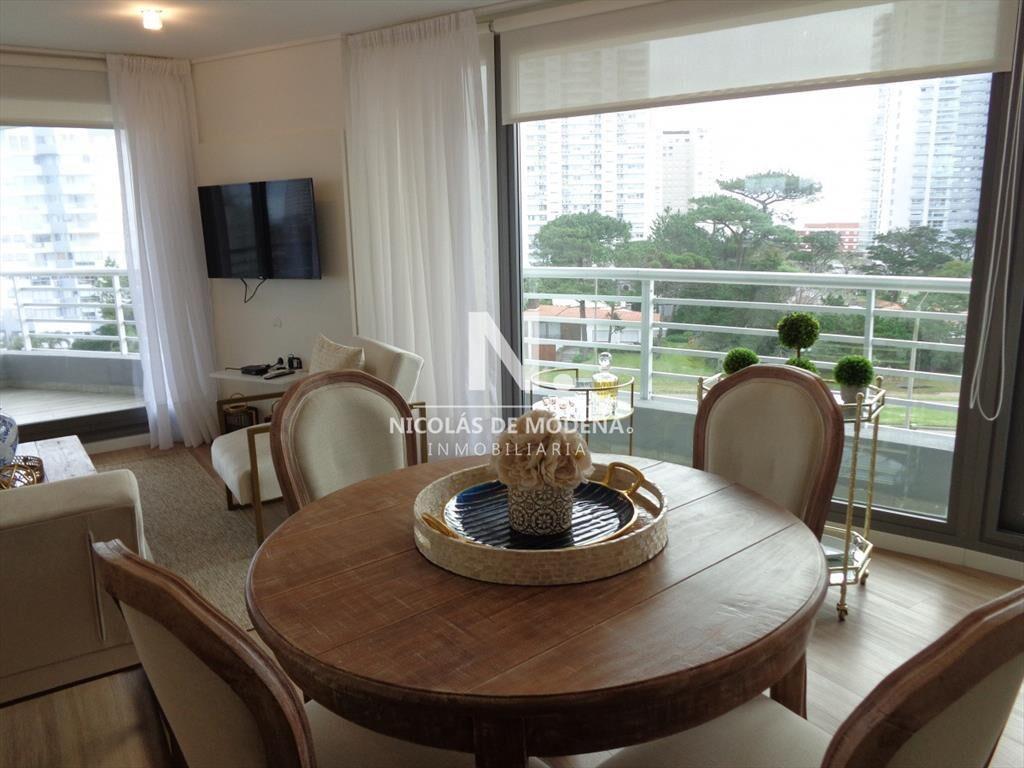 PUNTA DEL ESTE APARTAMENTO 2 DORMITORIOS EDIFICIO