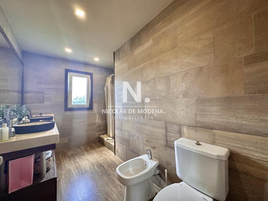 Casa de cuatro dormitorios en venta en Barrio El