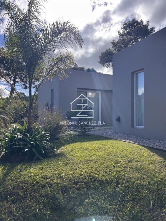 Venta casa en zona Chihuahua, Punta Ballena