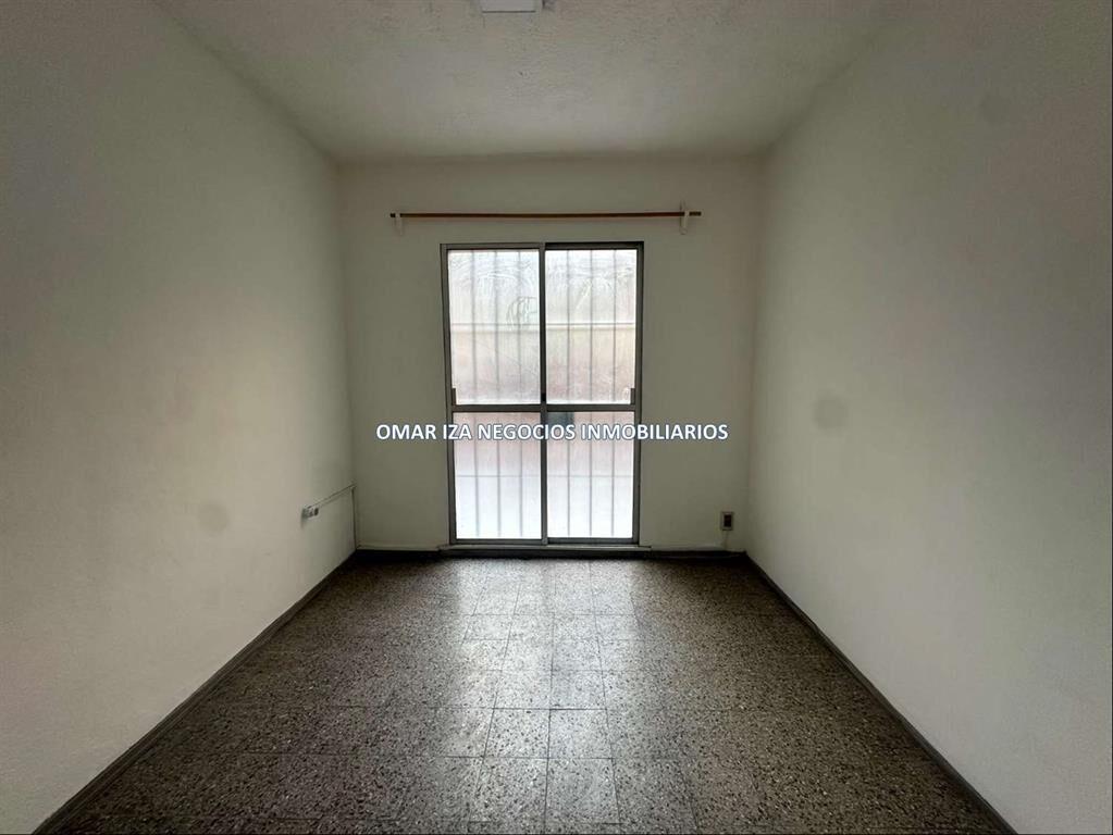 Alquiler apartamento dos dormitorios Centro bajos gc con pa