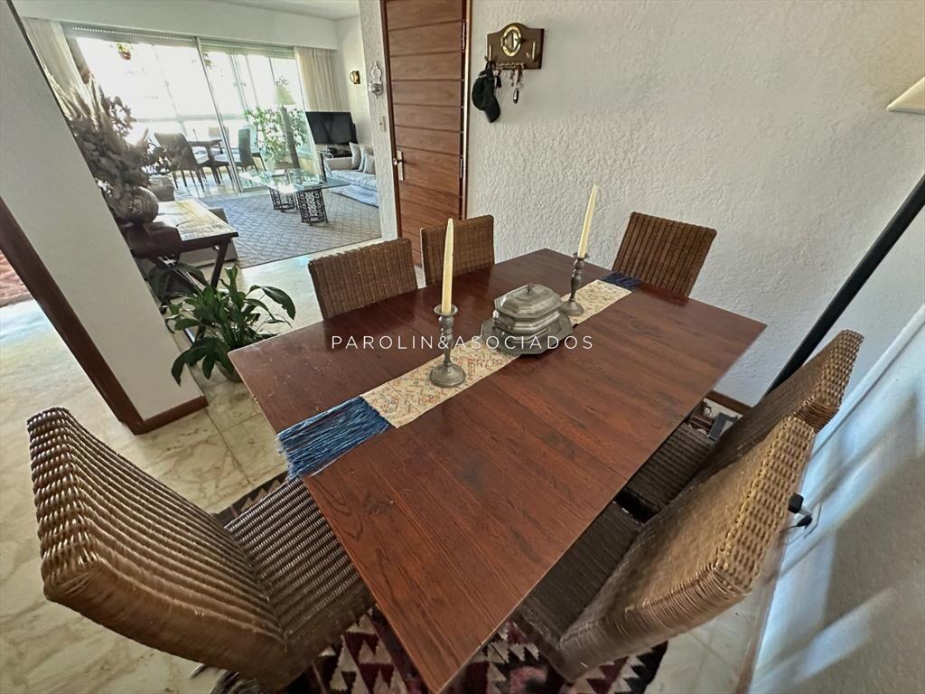 Hermoso apartamento en venta a pasos del mar