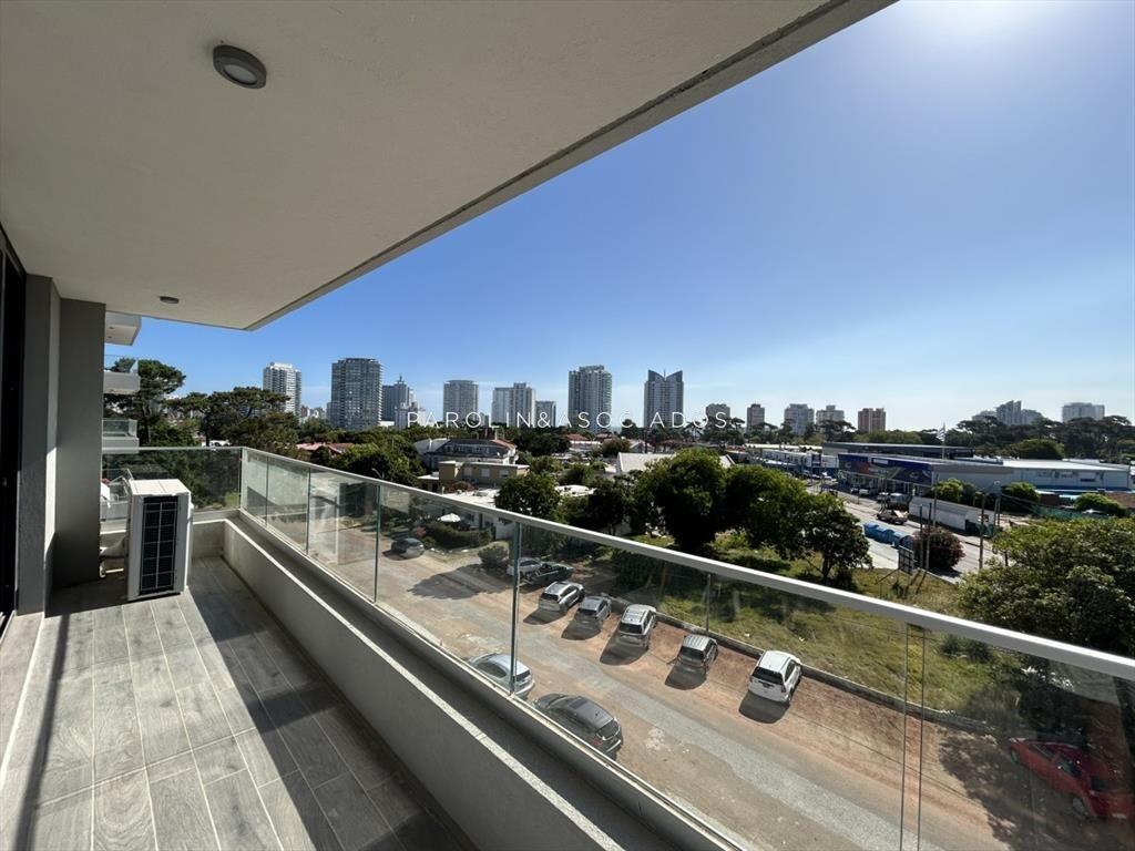 VENTA DE APARTAMENTO DE 2 DORMITORIOS Y 2 BAÑOS