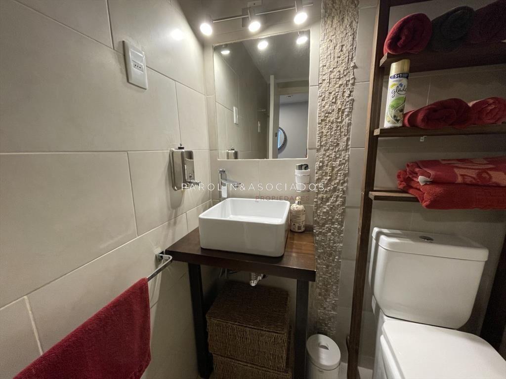 Apartamento en venta con vista al mar en edificio Libertado