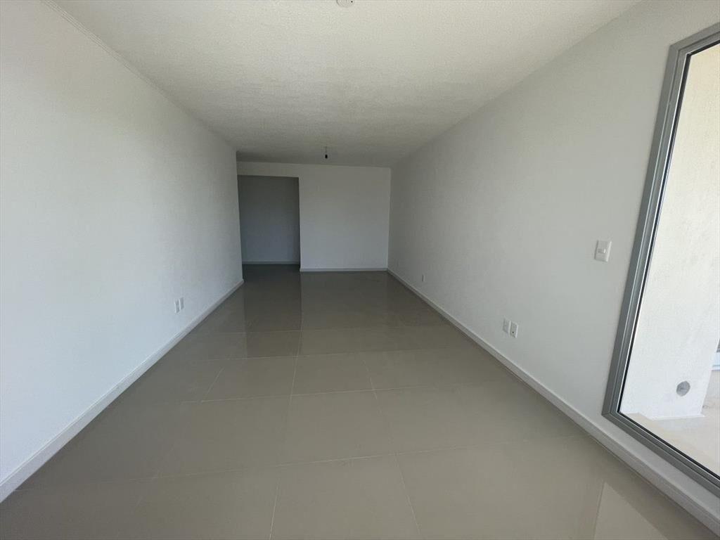 VENTA APARTAMENTO DE 3 DORMITORIOS EN PUNTA DEL ESTE CON PA