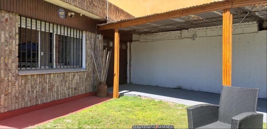 Para entrar en una planta !!! Amplio jardín parquizado al