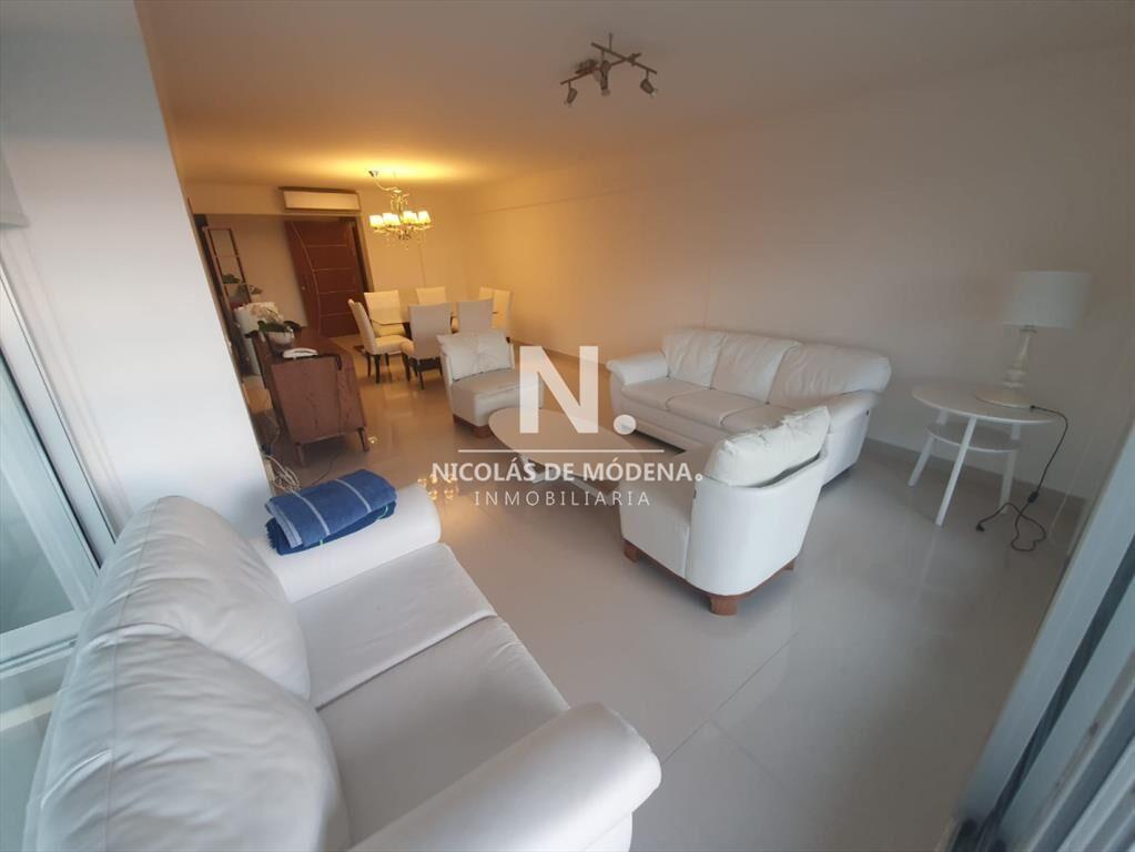 Gran departamento a pasos del mar, Punta del Este