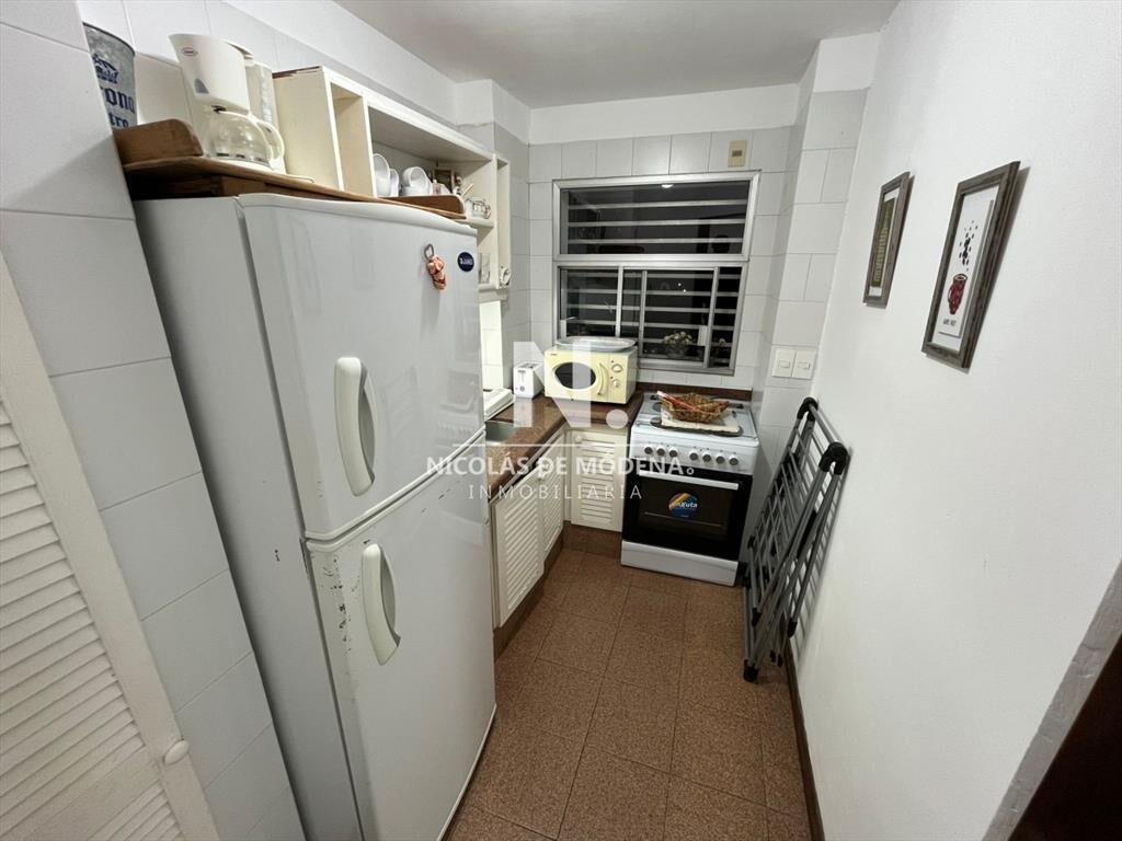 Vende apartamento de 2 dormitorios en Punta del
