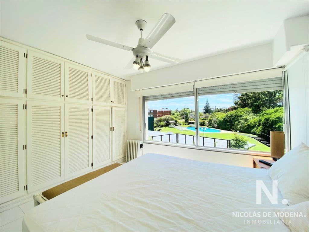 Apartamento primera linea frente al mar de tres dormitorios