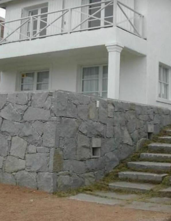 CASA EN VENTA DE 4 DORMITORIOS EN LA BARRA
