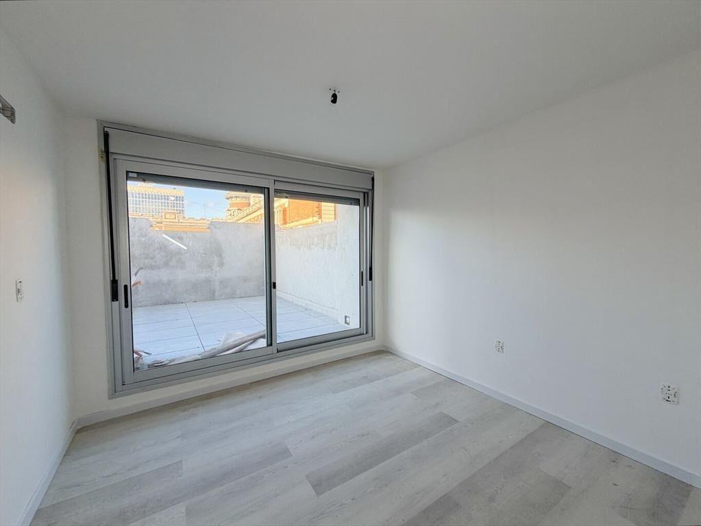Venta apartamento 1 dormitorio con patio en Cordón a estren