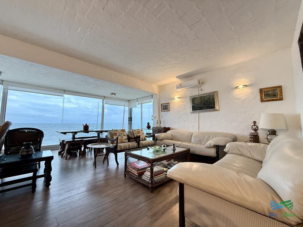 Venta apartamento 3 dormitorios frente a la brava