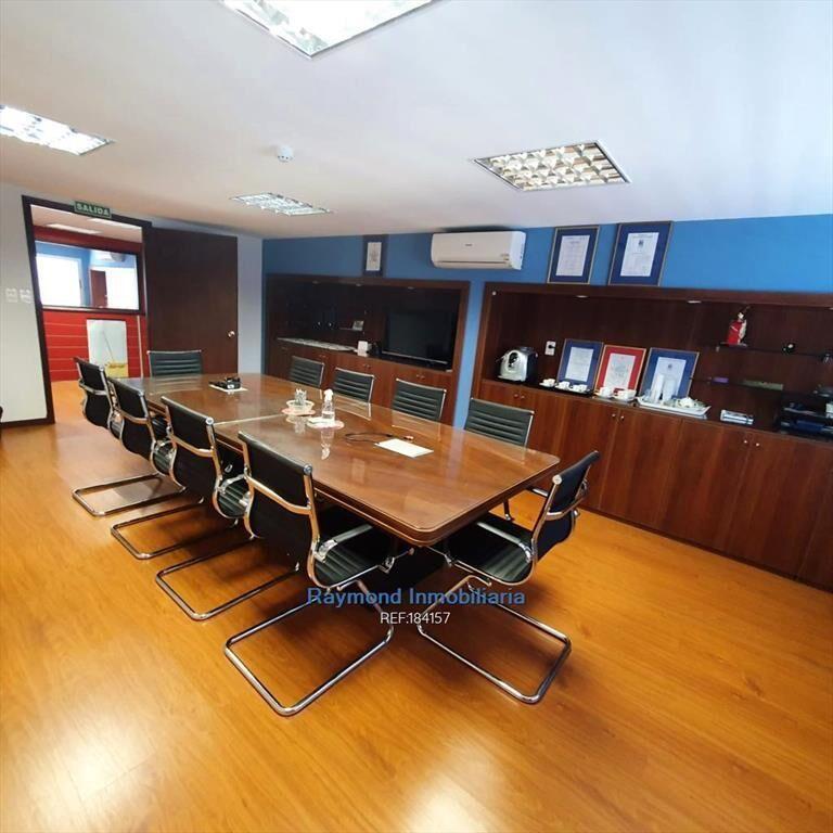 Venta local de 580m2 en Sayago