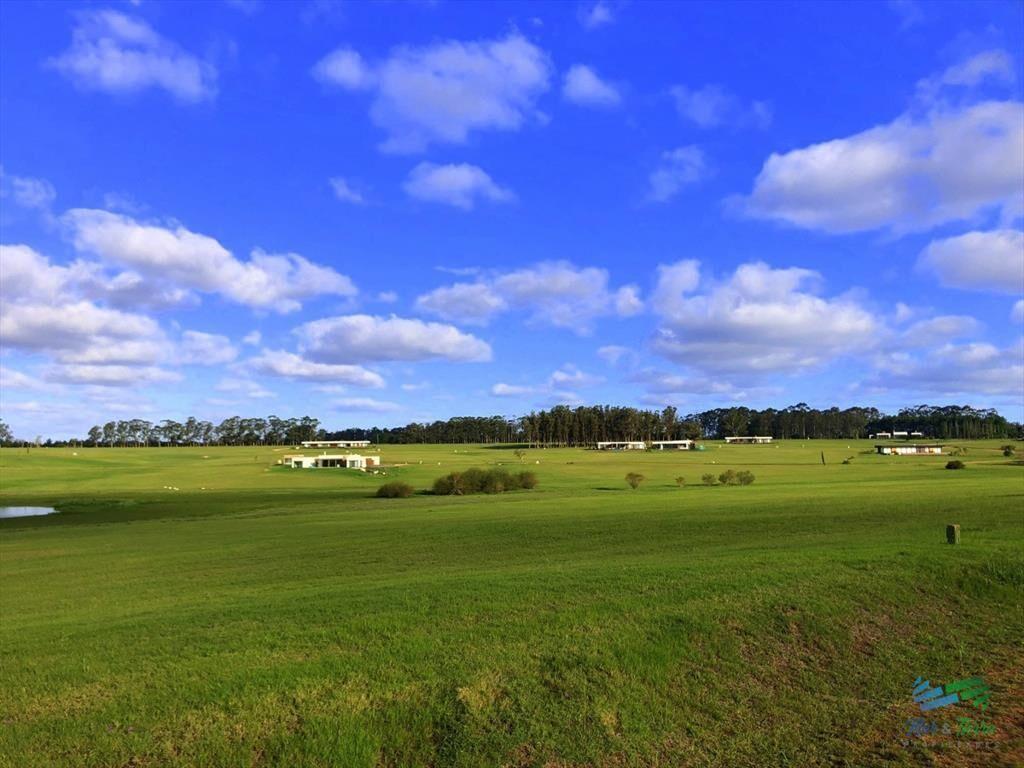 Venta de gran terreno en Laguna de los Cisnes