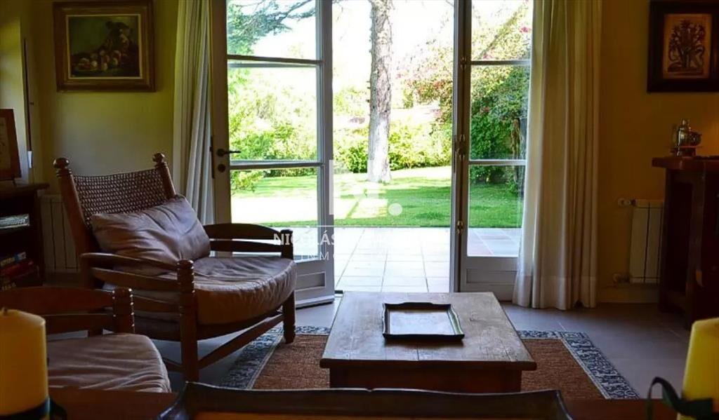 Impecable casa en venta comodo e iluminada.