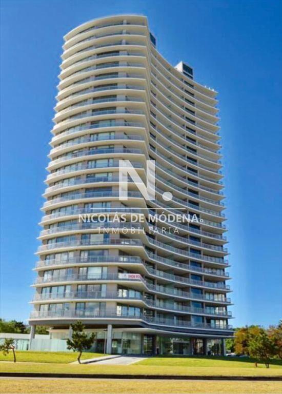 Vende apartamento esquinero con vista al mar de 2