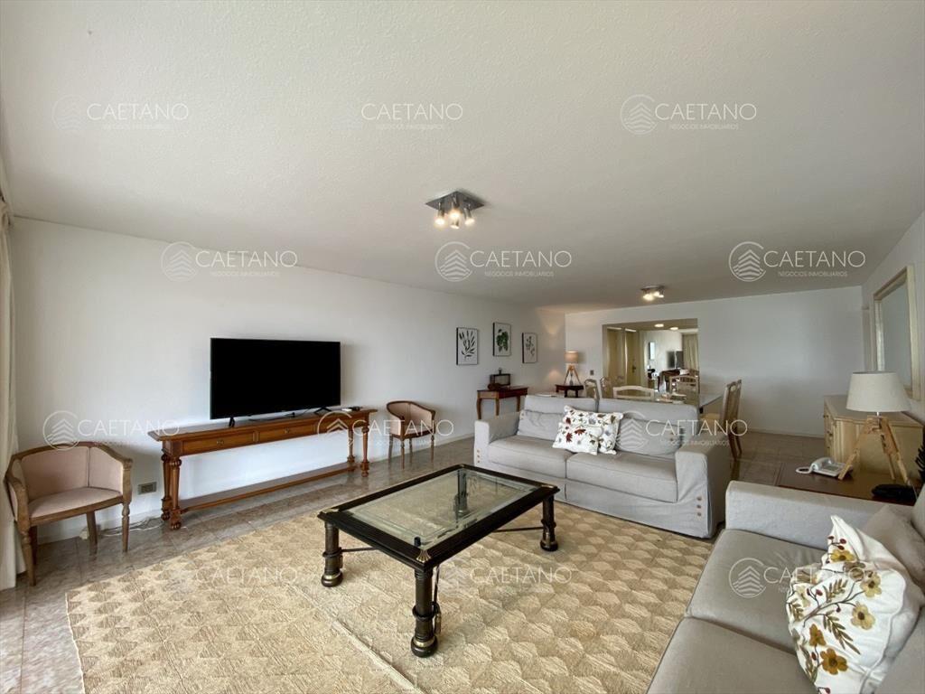 Venta apartamento 3 dormitorios. Playa mansa, del