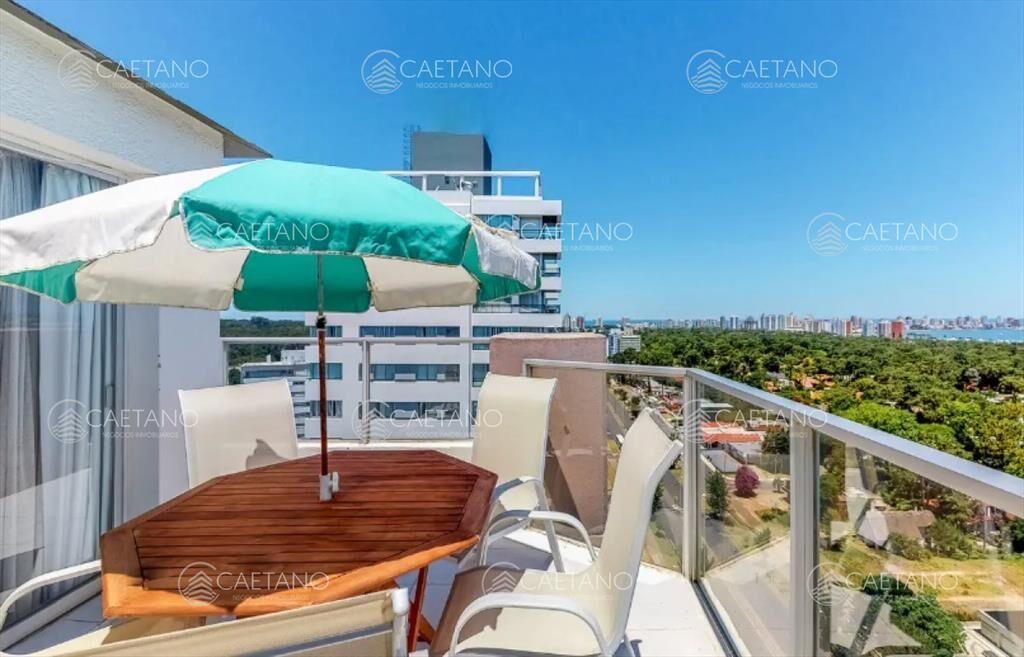 Penthouse en venta Playa Mansa - Tres Dormitorios