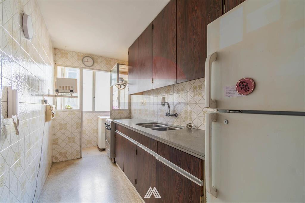 VENTA POCITOS, 3 dormitorios 3 baños Gge luminoso