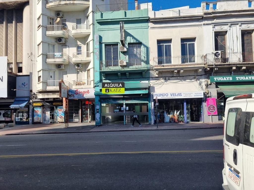 18 de Julio entre Roxlo y Minas , 5,5 mts de frente , 275 m