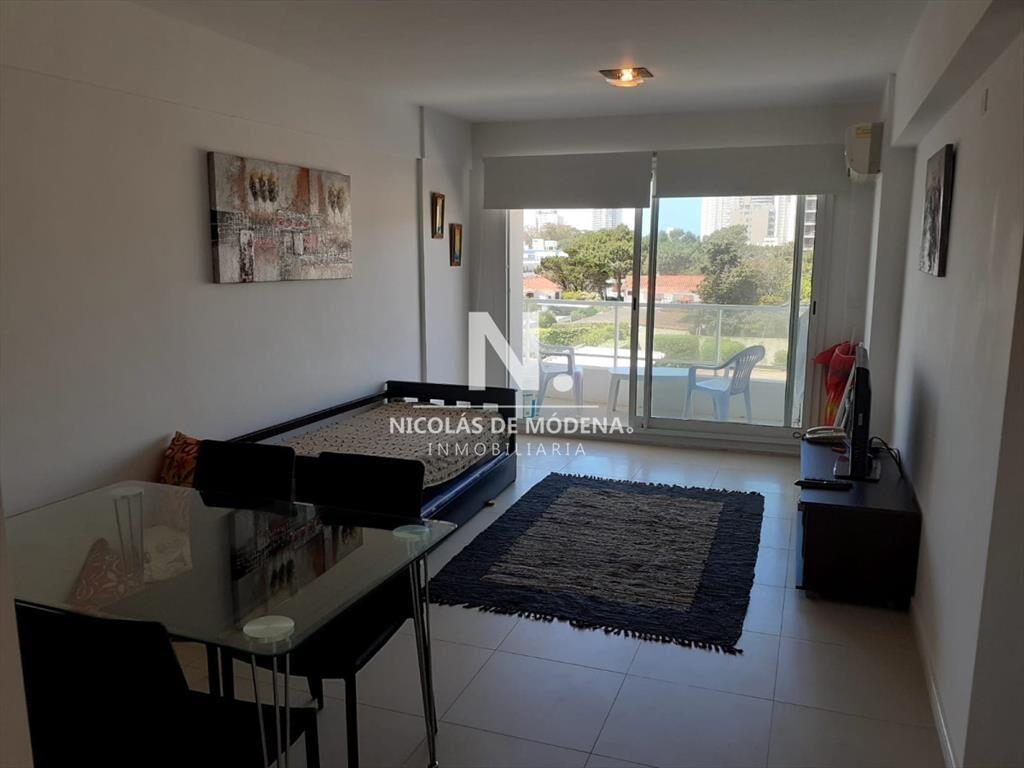 Apartamento en torre moderna con buenos amenities