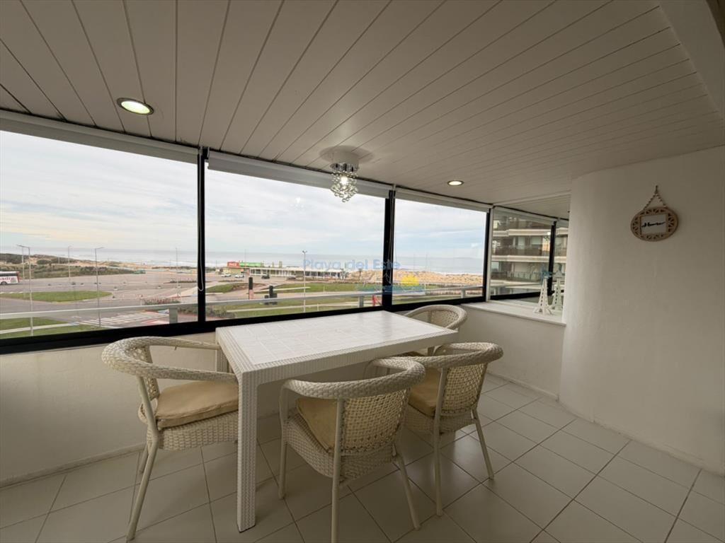 Apartamento en Venta de 3 dormitorios en Playa ,
