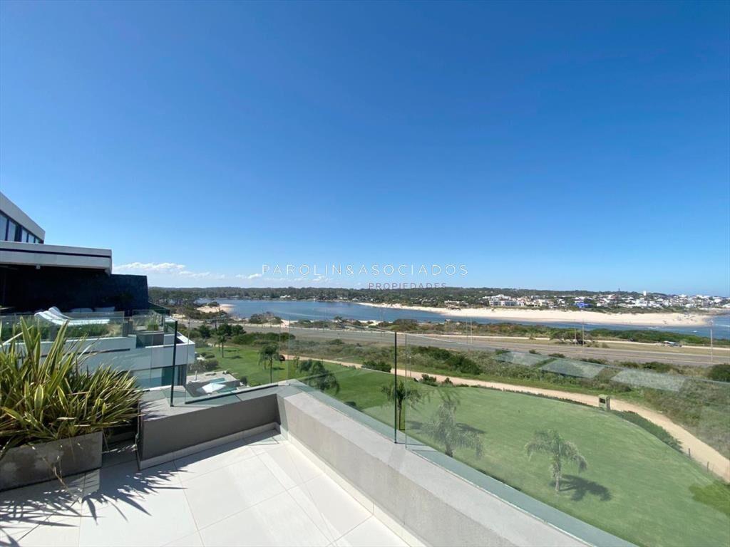 Apartamento en venta en Tiburon terrazas, Brava,