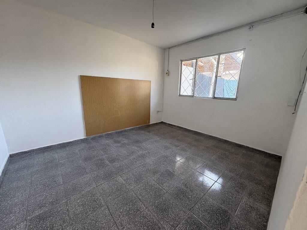 Alquiler - Casa con dos dormitorios, parrillero y patio en N