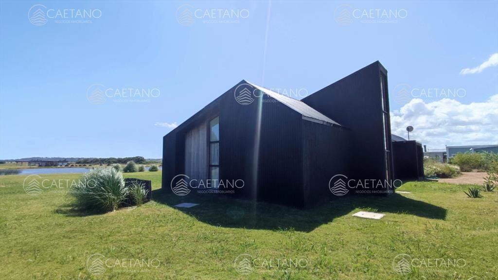 Casa en venta en barrio privado El Quijote
