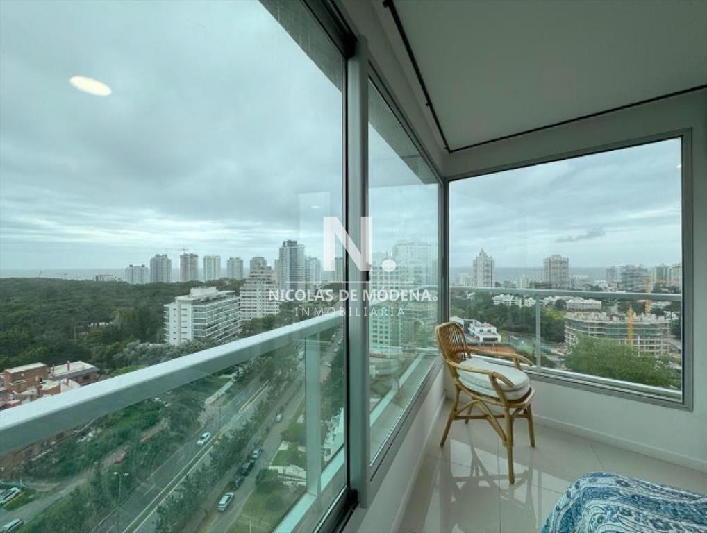 Alquila y vende apartamento de 3 dormitorios con vista al m