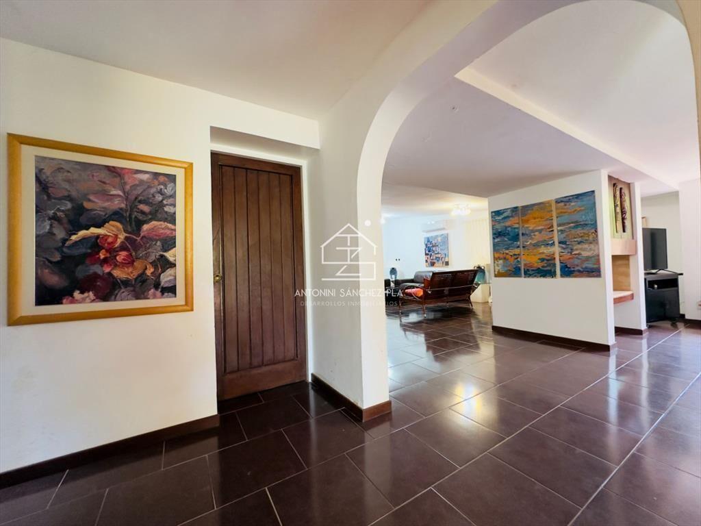 Casa en Venta y alquiler,  50 metros de la playa.