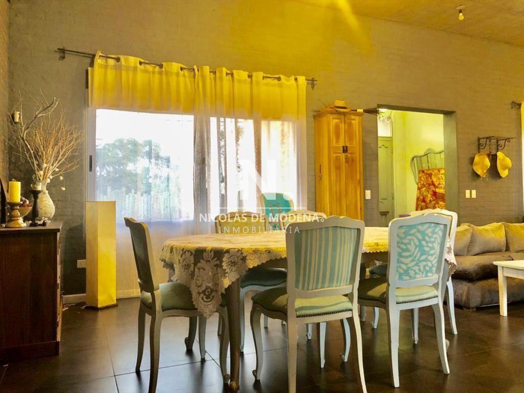 Hermosa casa de 4 dormitorios.