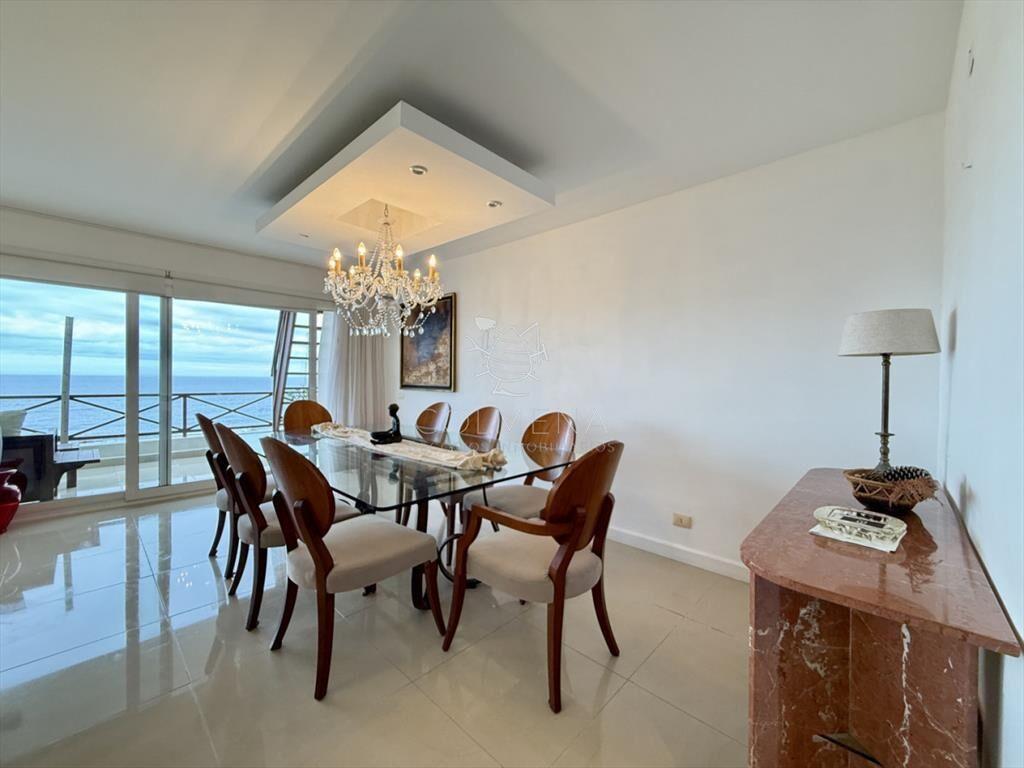 Espectacular departamento en edificio Manantiales