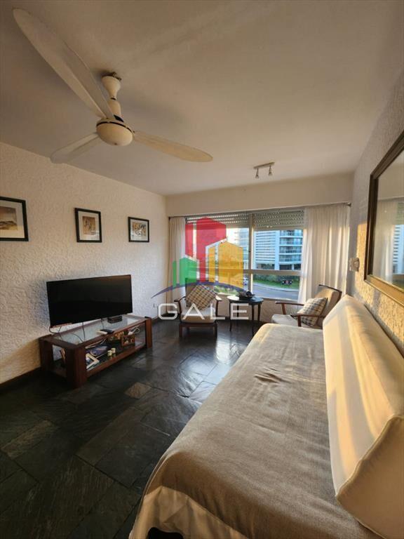 Departamento de 1 dormitorio en venta en complejo