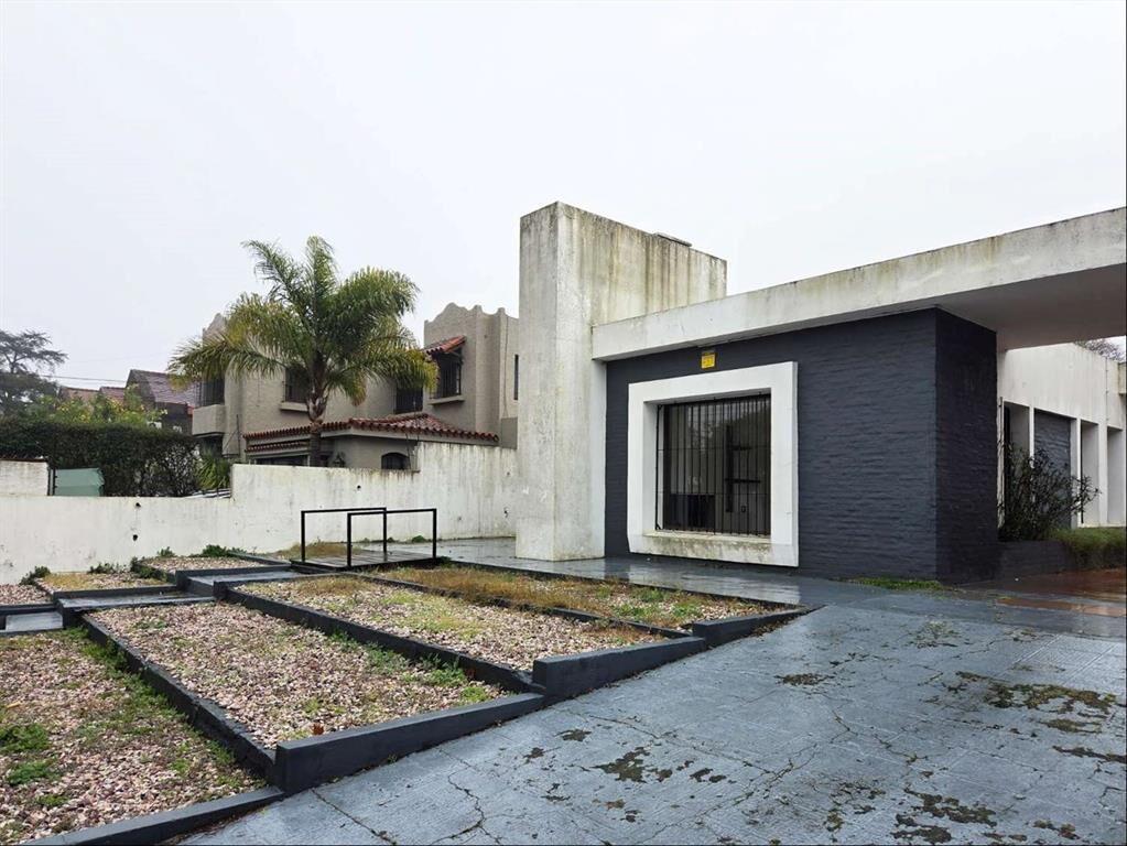ALQUILER o VENTA - CASA PARA EMPRESA - OFICINA - CARRASCO -