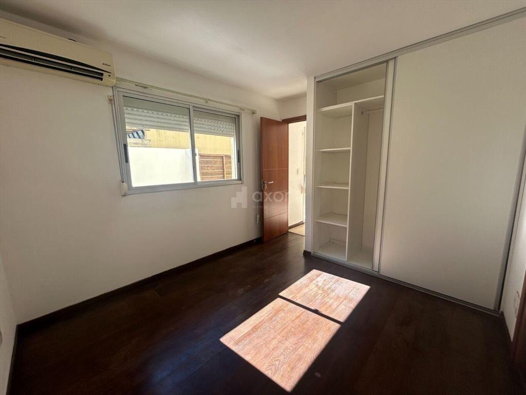 ALQUILER APARTAMENTO 1 DORMITORIO POCITOS CON PATIO Y GARAJ