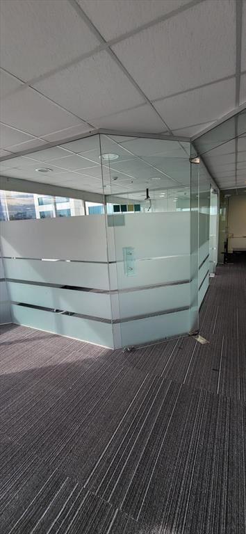 Venta oficina en WTC con 2 garajes