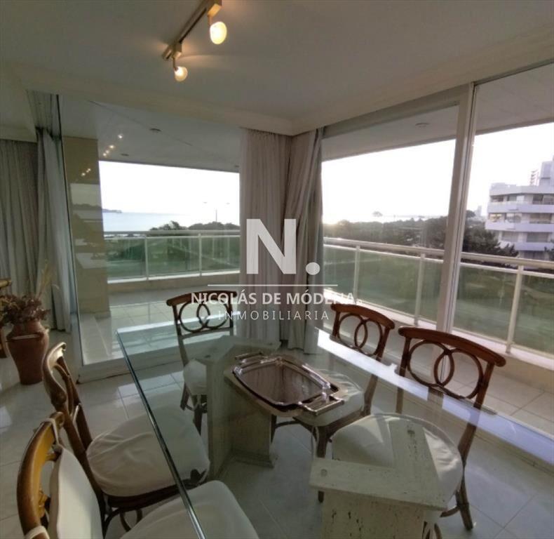 Vende apartamento con vista al mar de 3 en Mansa.