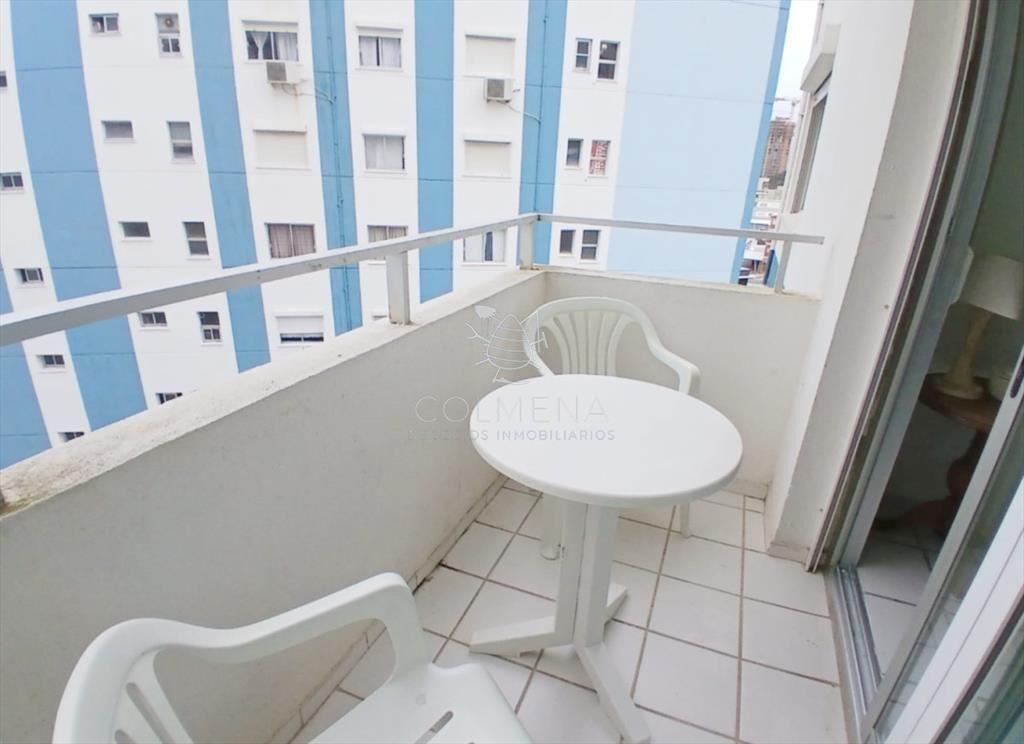 Apartamento 2 dormitorios, 2 baños , Balcón y cochera en