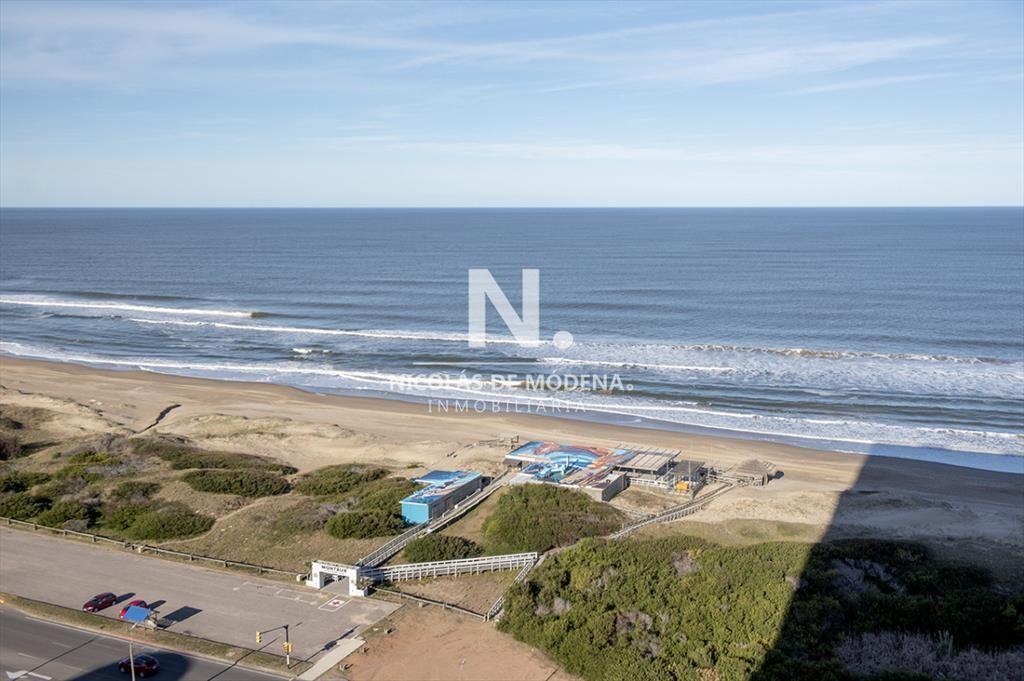 Invierta en torre de jerarquía frente al mar en Pozo, Le P