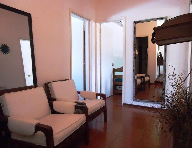 MUY LINDA CASA CON PISCINA