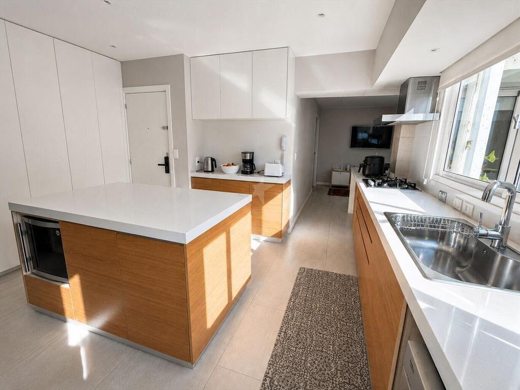 VENTA APTO POCITOS 3 DORM - TERRAZA - GARAJE - SERVICIO