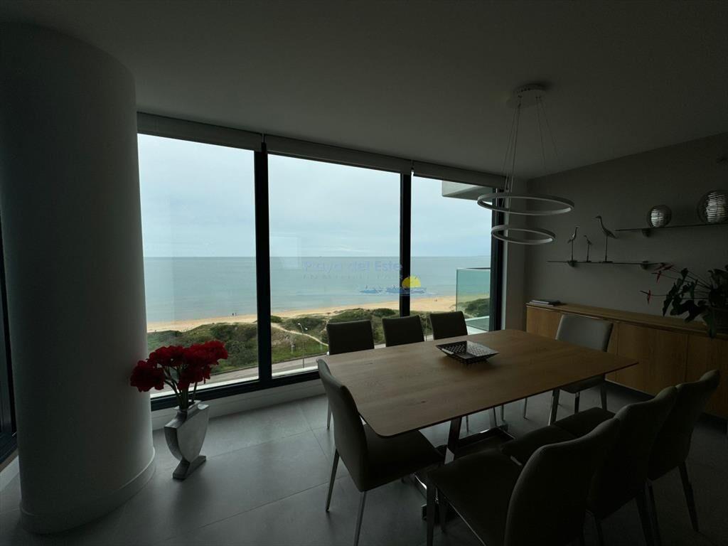 Lujoso Apartamento en Venta de 3 dormitorios en ,