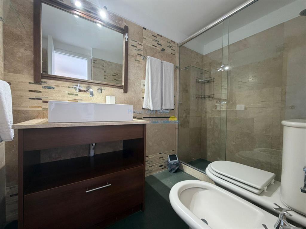 Apartamento de 3 dormitorios en alquiler anual e