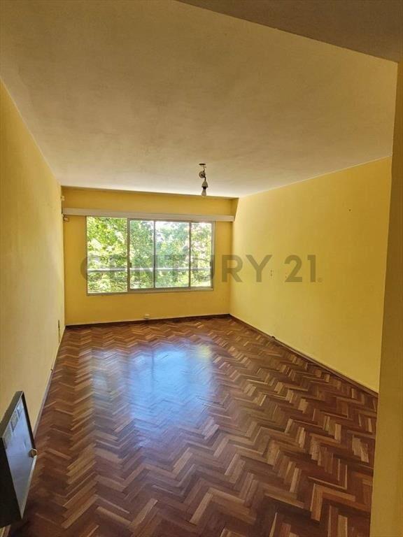 Espacioso, luminoso y ventilado apartamento 2D a 2 cuadra...