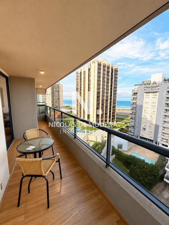 Apartamento de 2 dormitorios, frente al mar en