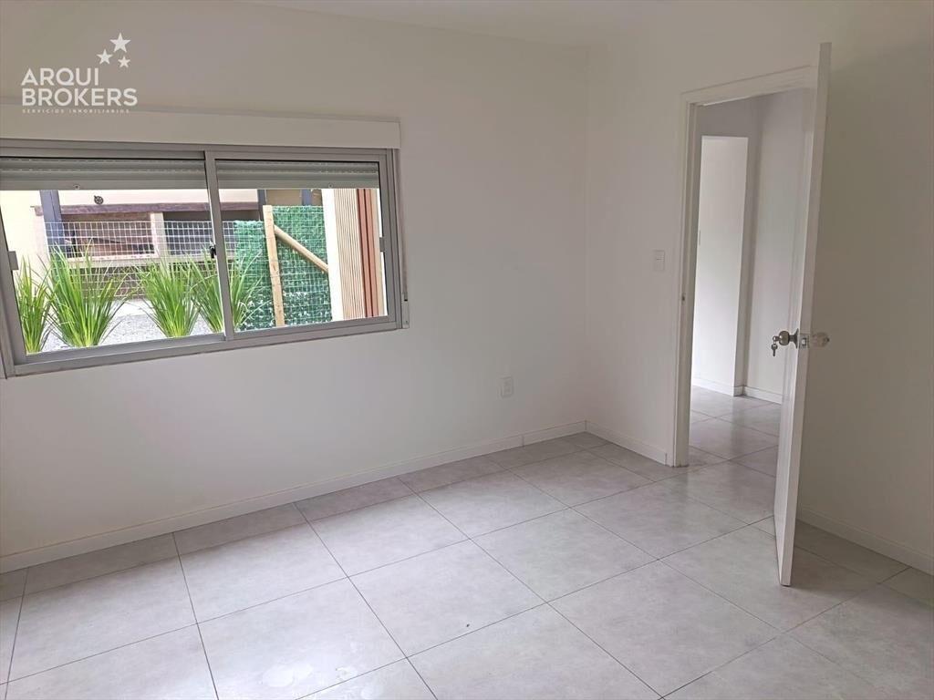 Apartamento de dos dormitorios en venta en Carrasco Norte -